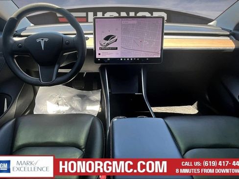 Used 2019 Tesla Model 3 Standard Range RWD image 10