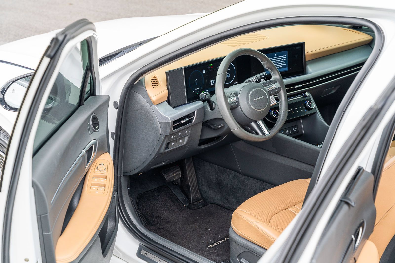 Used 2024 Hyundai Sonata Limited FWD image 18