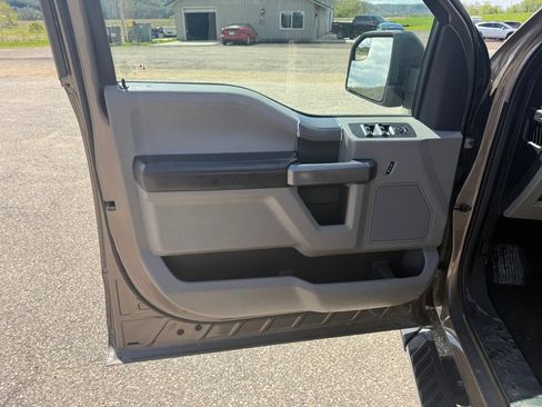 Used 2019 Ford F150 XLT w/ Equipment Group 302A Luxury AWD/4WD image 10