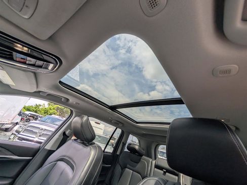 Used 2022 Jeep Grand Cherokee Limited image 31