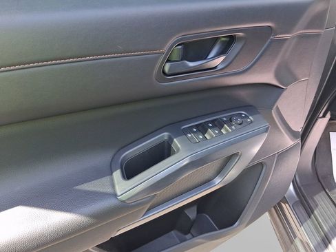 Used 2025 Nissan Pathfinder Rock Creek image 14