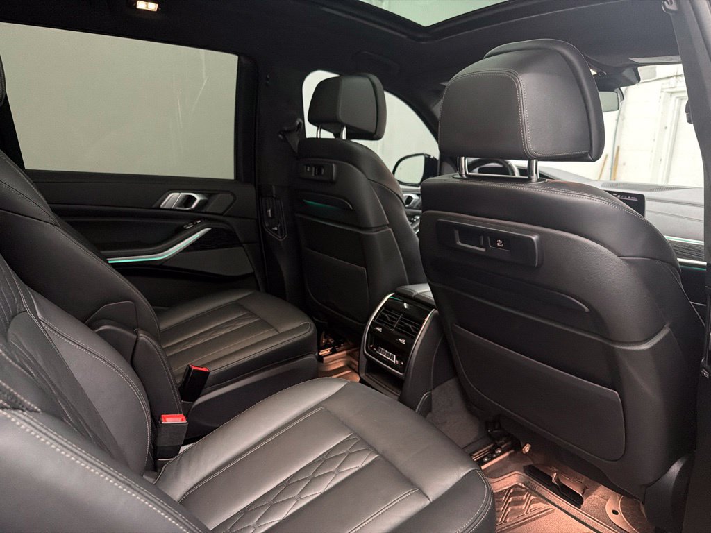 Used 2022 BMW X7 M50i AWD/4WD image 33
