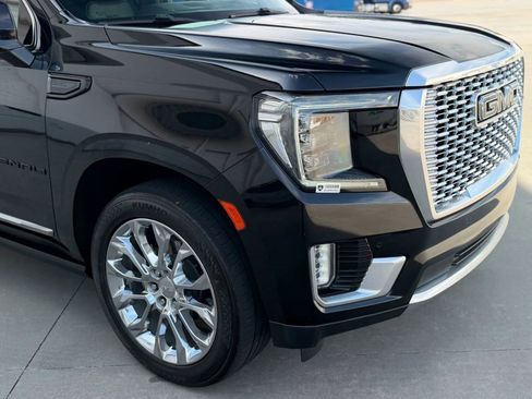 Used 2022 GMC Yukon Denali w/ Denali Premium Package AWD/4WD image 5