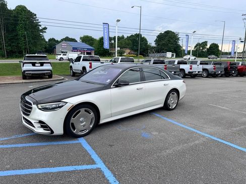Used 2022 Mercedes-Benz S 500 4MATIC w/ AMG Line Package image 2