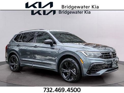 Used 2024 Volkswagen Tiguan SE R-Line image 1