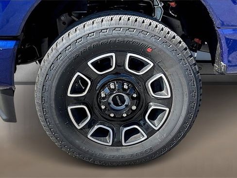 New 2026 Ford F250 Platinum w/ FX4 Off-Road Package image 12