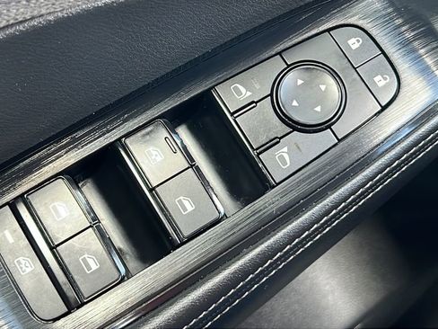 Used 2023 Nissan Rogue SV AWD/4WD image 19