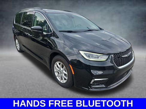 Used 2022 Chrysler Pacifica Touring-L FWD image 3