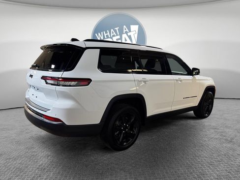 Used 2024 Jeep Grand Cherokee L Altitude AWD/4WD image 3