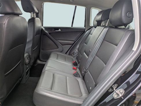 Used 2016 Volkswagen Tiguan S image 14