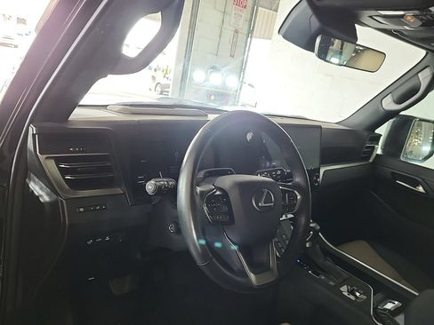 Used 2024 Lexus GX 550 AWD/4WD image 12