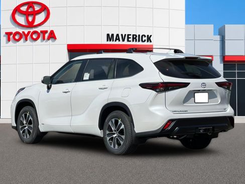 New 2026 Toyota Highlander XLE AWD/4WD image 3