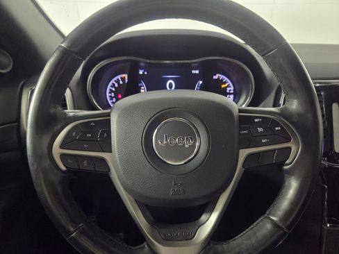 Used 2020 Jeep Grand Cherokee Altitude RWD image 16