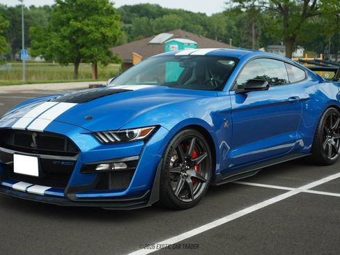 Used 2021 Ford Mustang Shelby GT500 w/ Carbon Fiber Track Pack RWD image 14