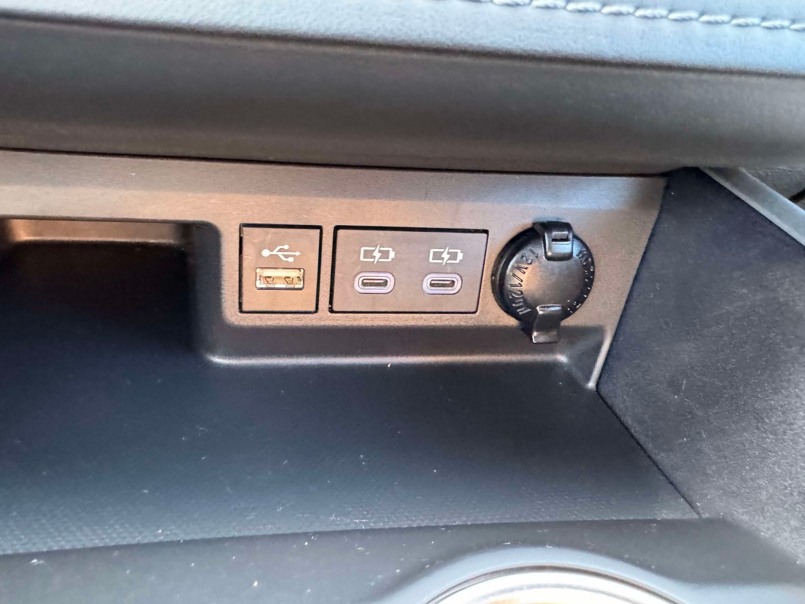 Used 2023 Toyota Highlander XLE AWD/4WD image 35