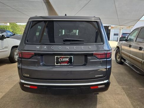 Used 2024 Jeep Wagoneer Series II AWD/4WD image 5