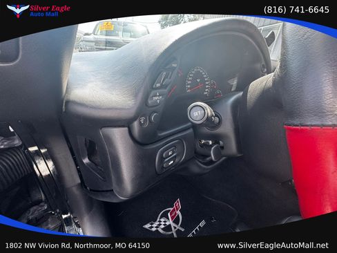 Used 2001 Chevrolet Corvette Convertible w/ Preferred Equipment Group2 RWD image 9