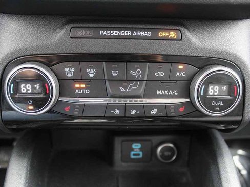 Used 2021 Ford Escape SE w/ SE Sport Appearance Package AWD/4WD image 22