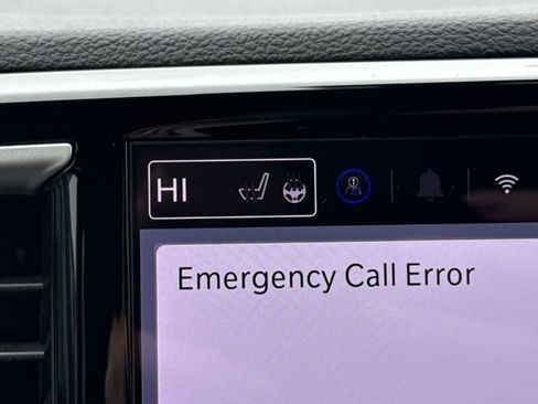 Used 2025 Chrysler Pacifica Select FWD image 19