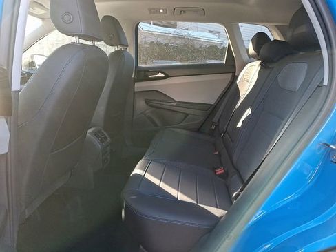 New 2024 Volkswagen Taos SE image 5