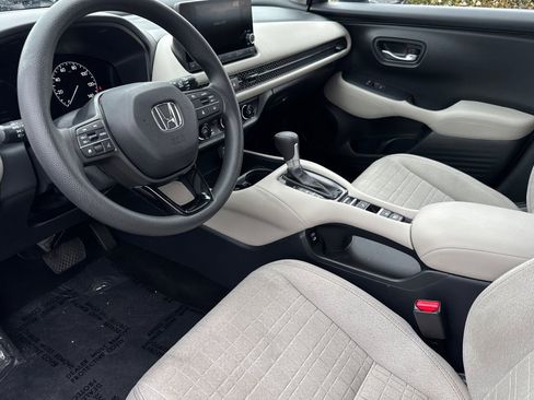 Certified 2025 Honda HR-V LX image 10