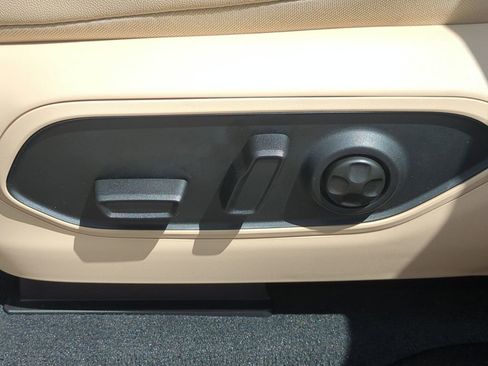 New 2026 Jeep Grand Cherokee L Limited RWD image 21