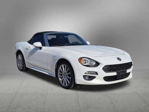 Used 2017 FIAT 124 Spider Lusso RWD image 8