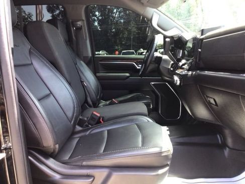Used 2025 GMC Sierra 2500 SLE w/ Preferred Package AWD/4WD image 19