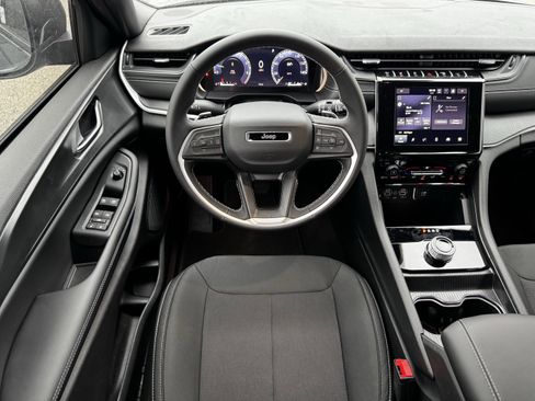 New 2025 Jeep Grand Cherokee Laredo X image 14