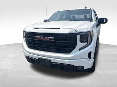 Used 2024 GMC Sierra 1500 Elevation w/ Elevation Premium Package AWD/4WD image 2
