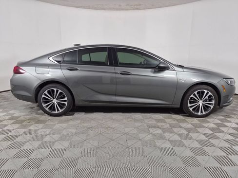 Used 2019 Buick Regal Essence w/ Sights and Sounds Package FWD image 2