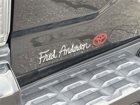 Used 2022 Toyota Tacoma TRD Sport image 11