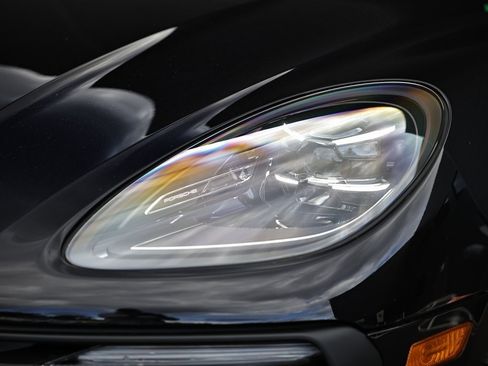 New 2026 Porsche Macan image 11