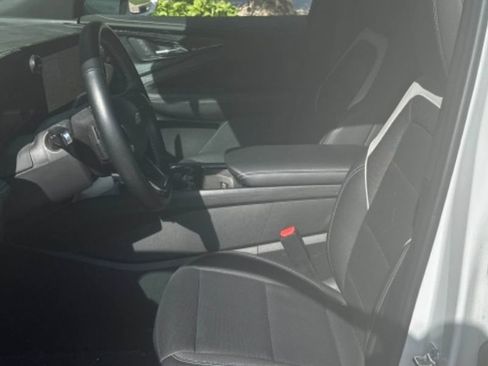 Used 2024 Chevrolet Blazer EV LT AWD/4WD image 5