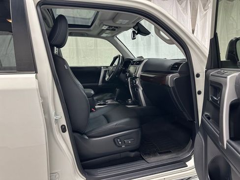 Used 2020 Toyota 4Runner Limited AWD/4WD image 54