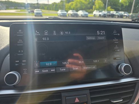 Used 2018 Honda Accord EX-L image 21