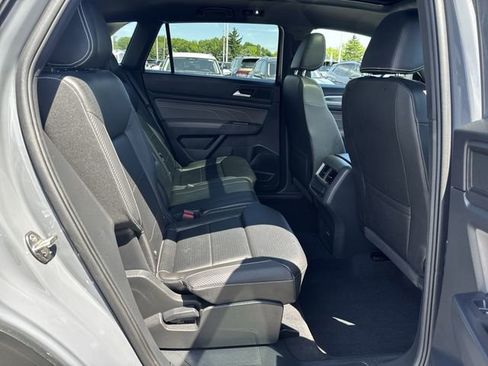 Certified 2023 Volkswagen Atlas Cross Sport SE w/ Panoramic Sunroof Package AWD/4WD image 27