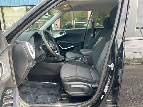 Used 2020 Kia Soul LX FWD image 11