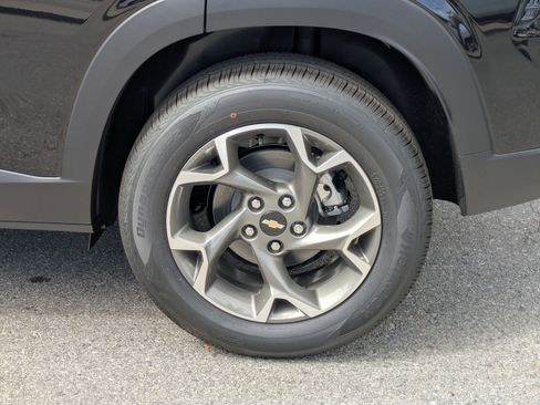 New 2026 Chevrolet Trax LT w/ Driver Confidence Package FWD image 6