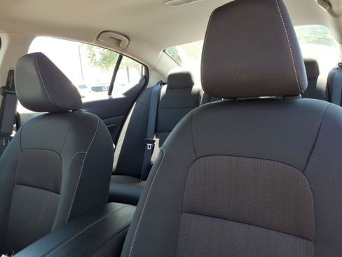 Used 2025 Nissan Altima 2.5 SV FWD image 13