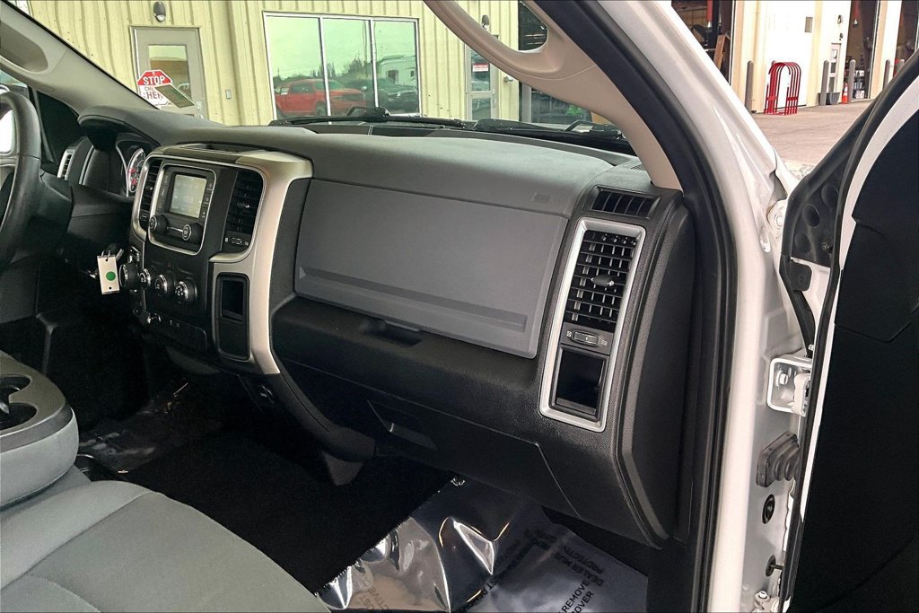 Used 2020 RAM 1500 Classic SLT AWD/4WD image 17