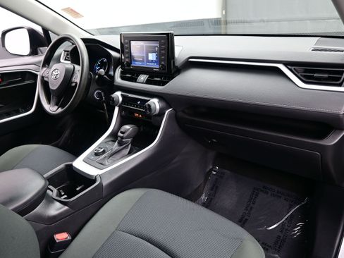Used 2022 Toyota RAV4 LE AWD/4WD image 14