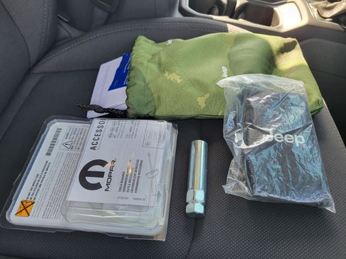 Used 2022 Jeep Gladiator Willys image 44