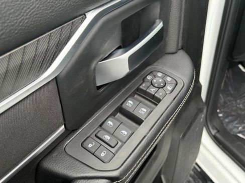 New 2026 RAM 2500 Big Horn AWD/4WD image 13