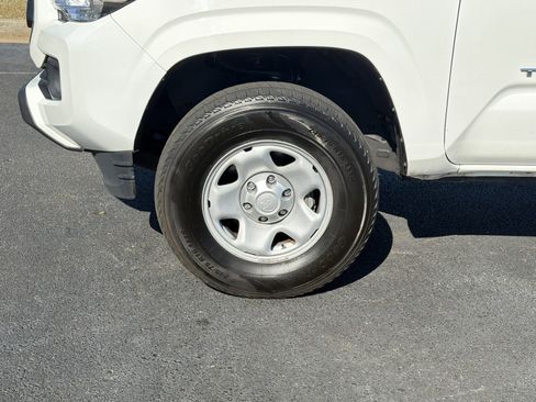 Used 2022 Toyota Tacoma SR5 image 32