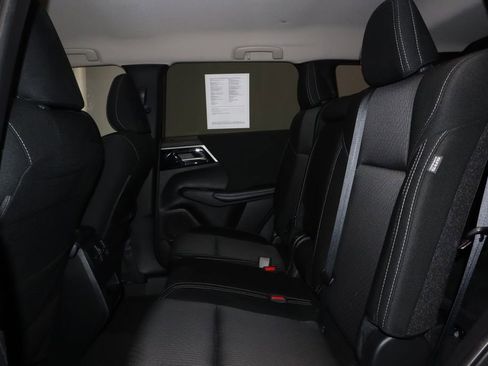 Used 2022 Mitsubishi Outlander ES image 21