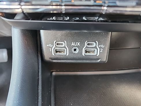 Certified 2024 Dodge Durango GT image 35