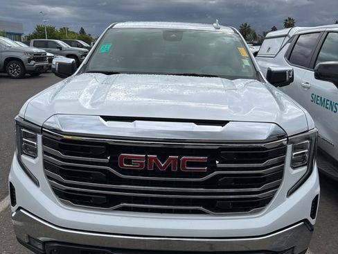 Used 2024 GMC Sierra 1500 SLT image 2