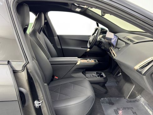 Used 2022 BMW iX xDrive50 w/ Sport Package image 15