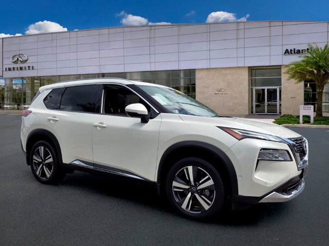 Used 2023 Nissan Rogue Platinum w/ Platinum Premium Package FWD image 2